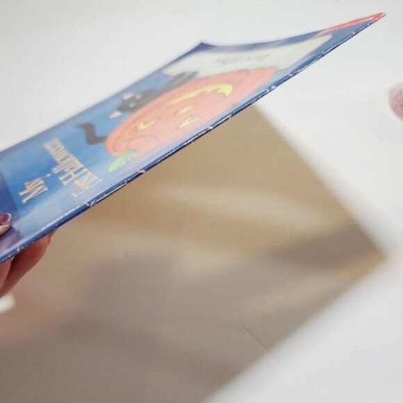 My First Halloween By Tomie dePaola Vintage 1997 1st Scholastic Edition - Picture 3 of 7